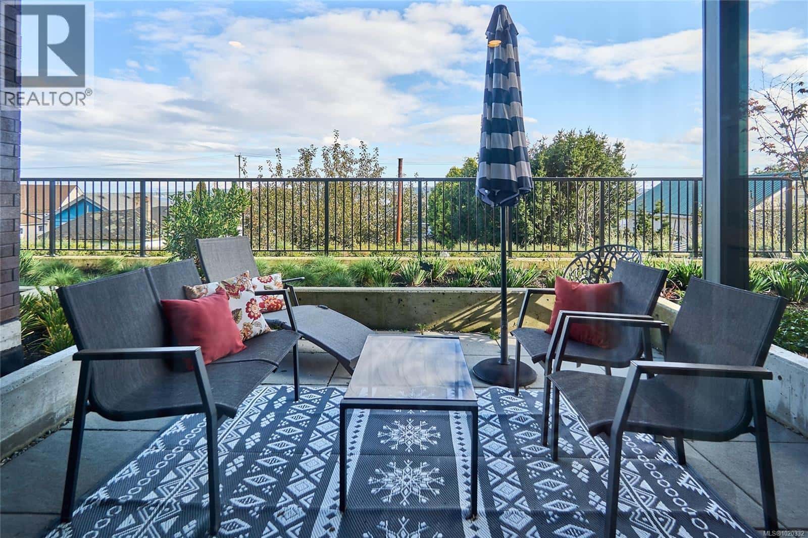 105 45 Haliburton St — Nanaimo - Photo 2 of 44