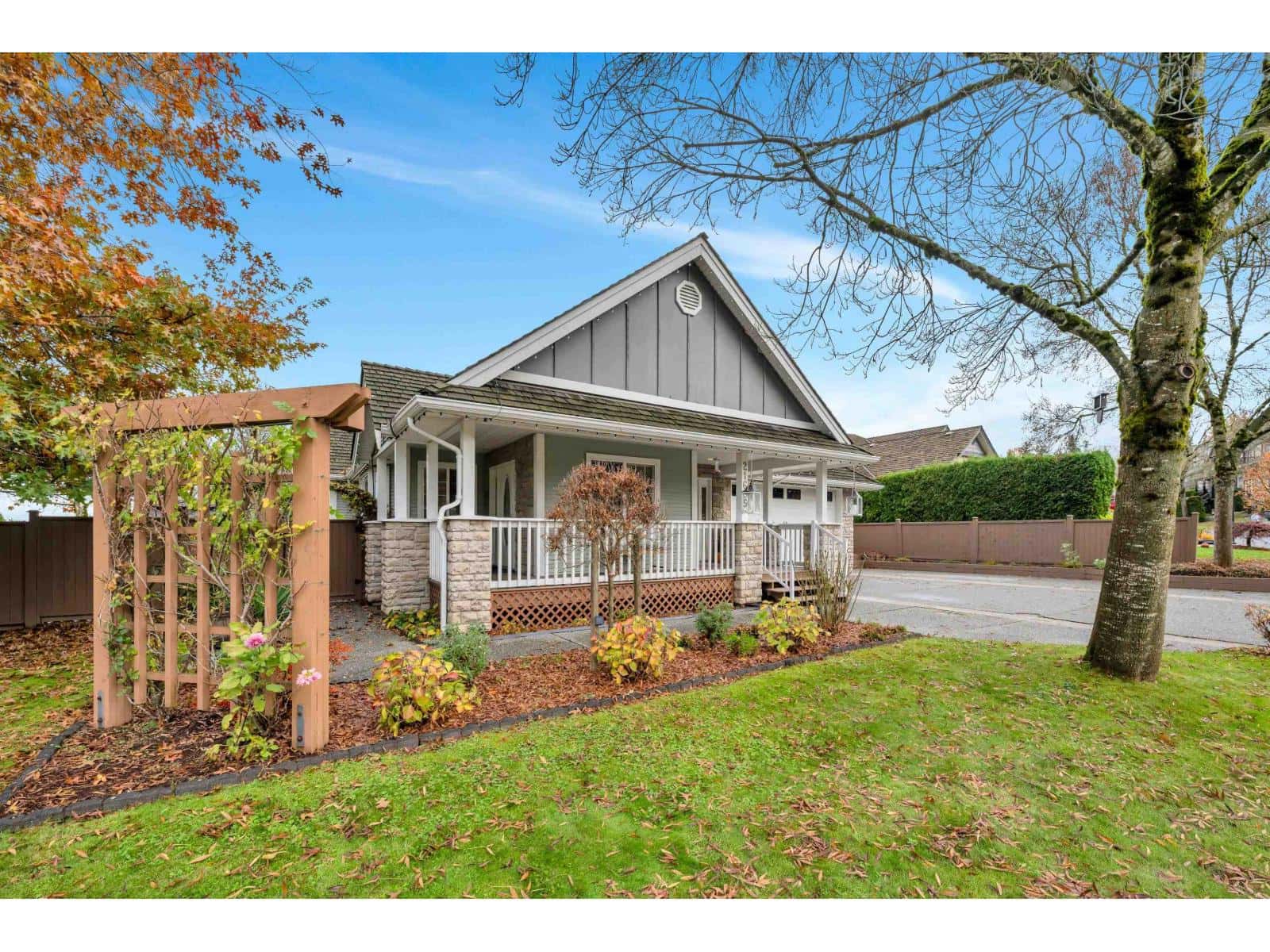 21605 47A AVENUE — Langley - Photo 2 of 37