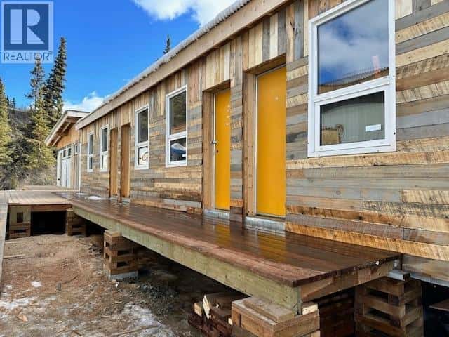 3050-2 SOUTH KLONDIKE HIGHWAY — Whitehorse South, Yukon - Photo 2 of 59