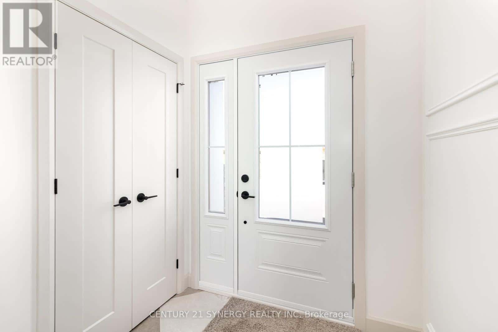 01 HELEN STREET — North Stormont - Photo 2 of 37