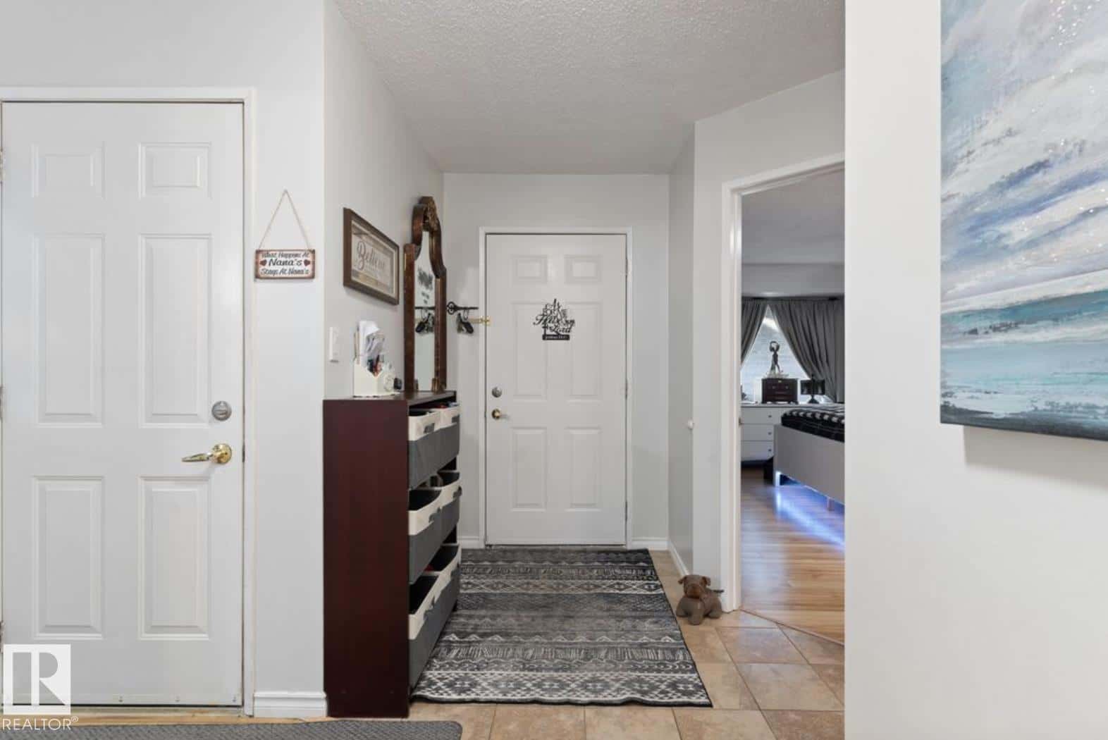 5763 189 Street NW — Edmonton - Photo 4 of 32