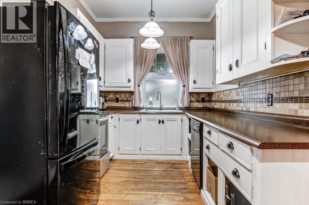 85 GRAND RIVER Avenue — Brantford - Photo 4 of 18