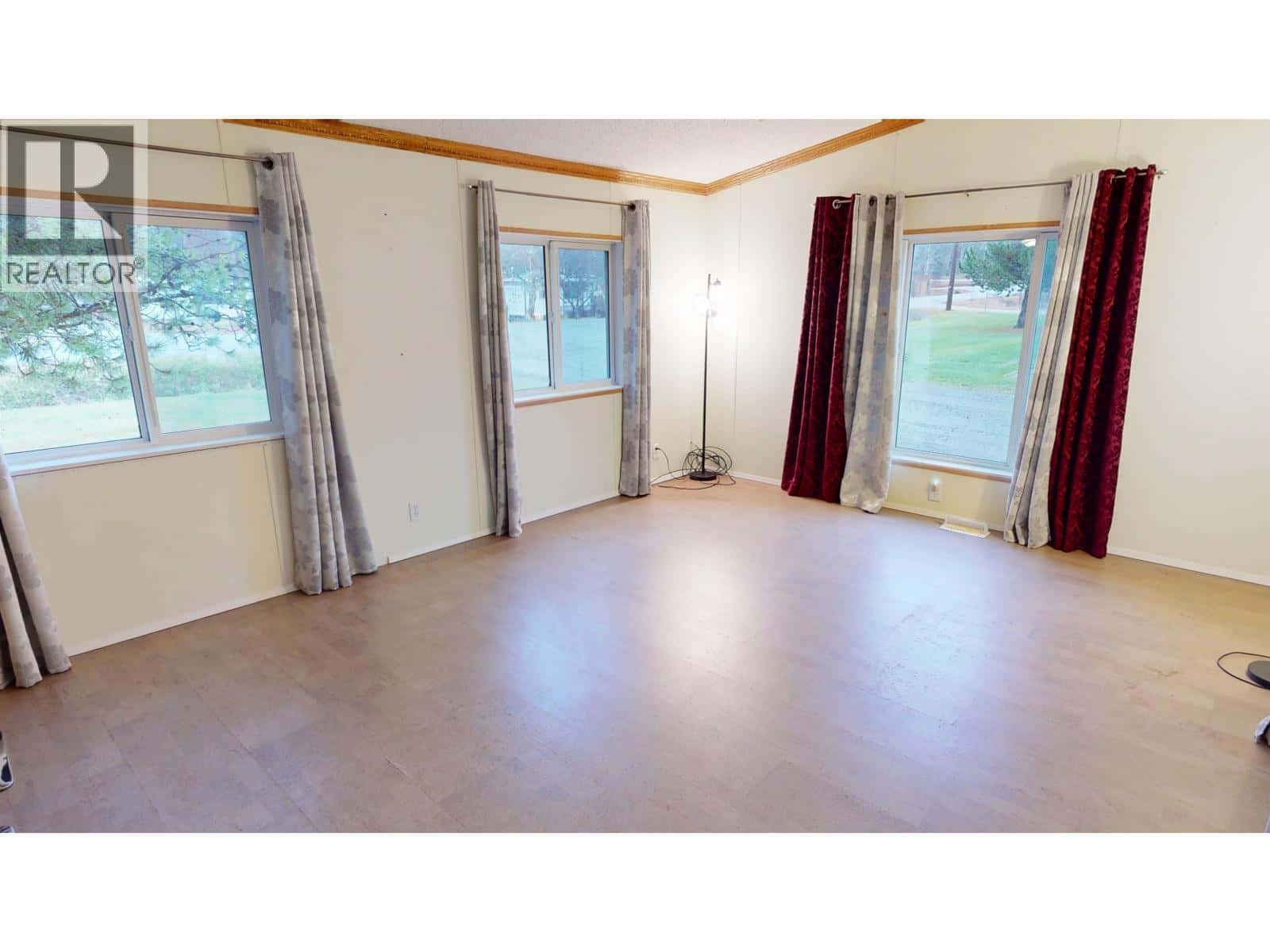 2 2221 QUARTZ AVENUE — Quesnel - Photo 4 of 19