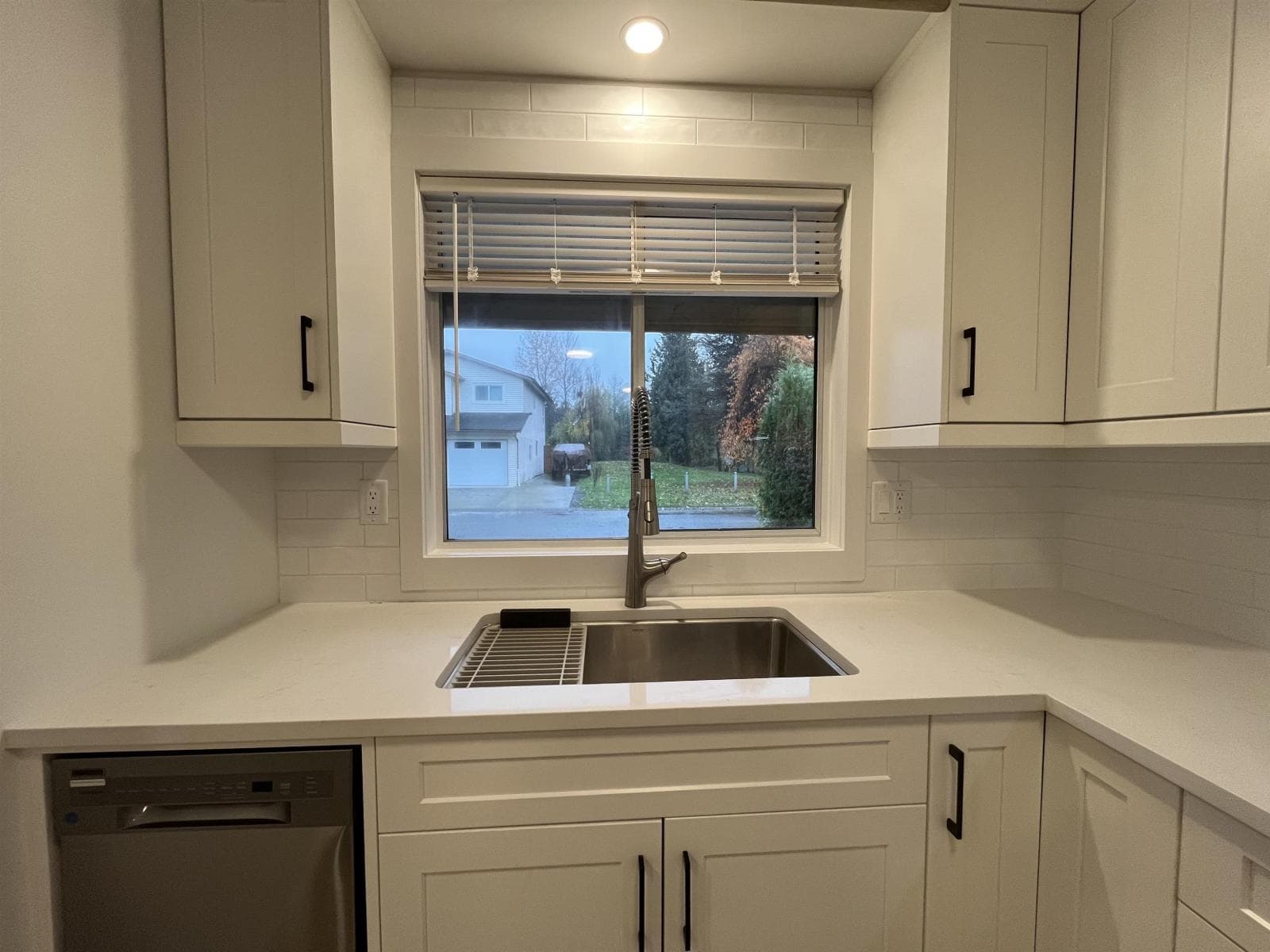 8579 MCCUTCHEON AVENUE, Chilliwack Proper South — Chilliwack, British Columbia - Main photo