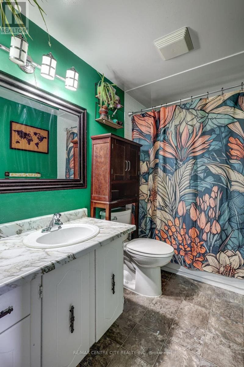 72 ADSWOOD ROAD — London South (South Y) - Main photo