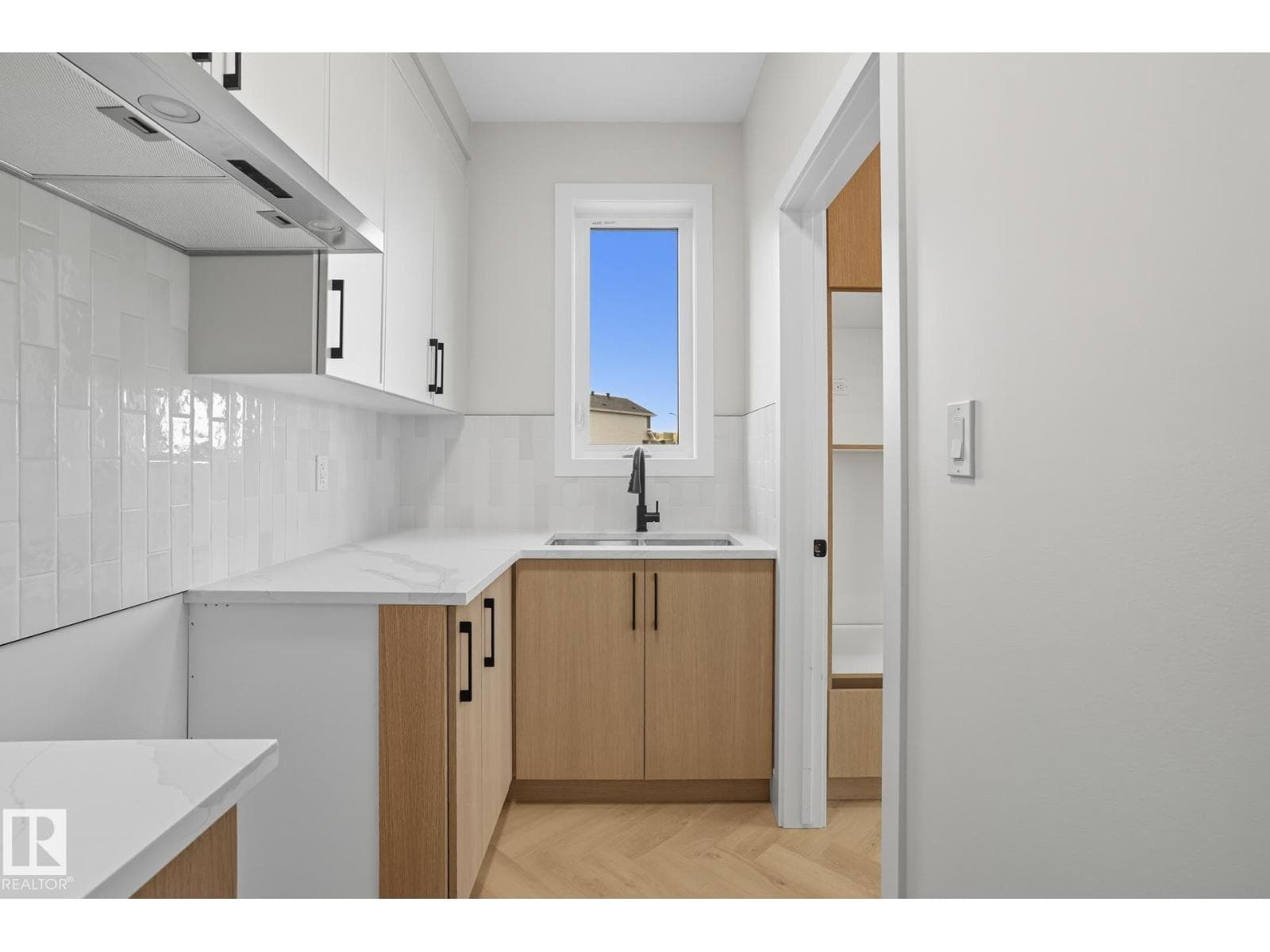 18135 87 ST NW NW — Edmonton - Main photo