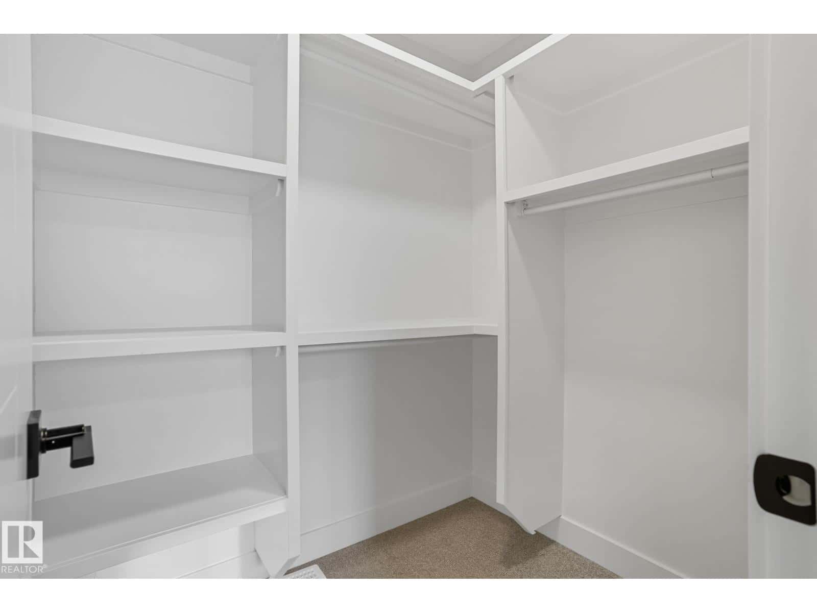 18135 87 ST NW NW — Edmonton - Photo 2 of 22