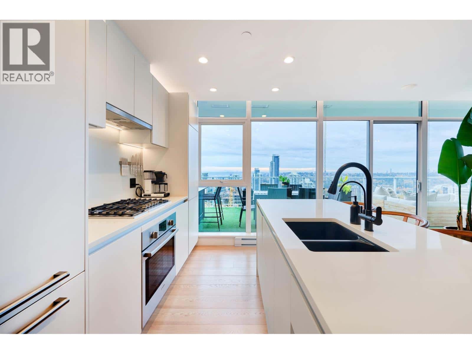 2802/03 652 WHITING WAY — Coquitlam - Photo 4 of 15