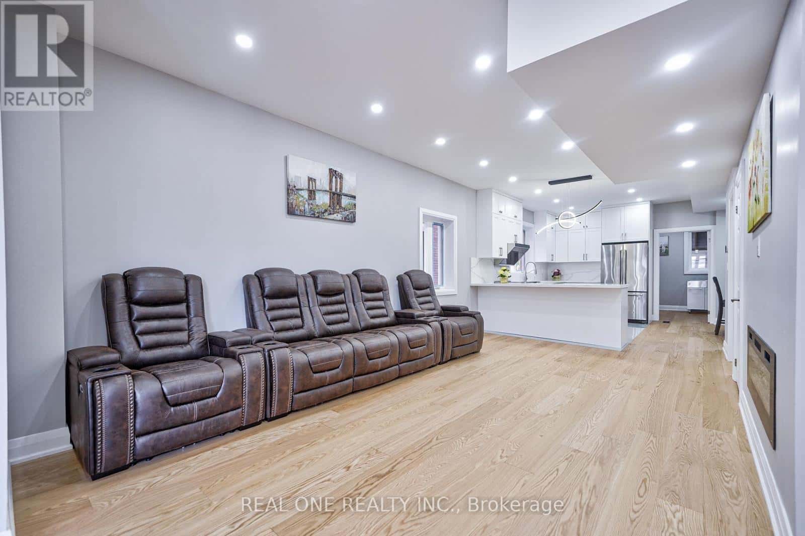 157 GLENHOLME AVENUE — Toronto (Oakwood Village) - Photo 5 of 50