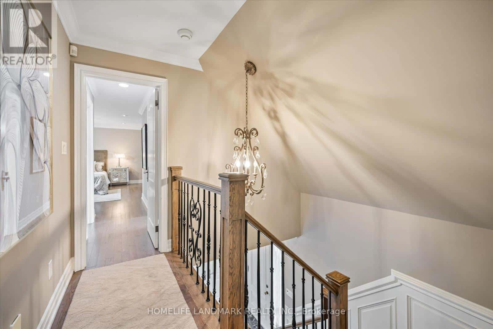 3 OLD ENGLISH LANE — Markham (Bayview Glen), Ontario - Photo 2 of 43