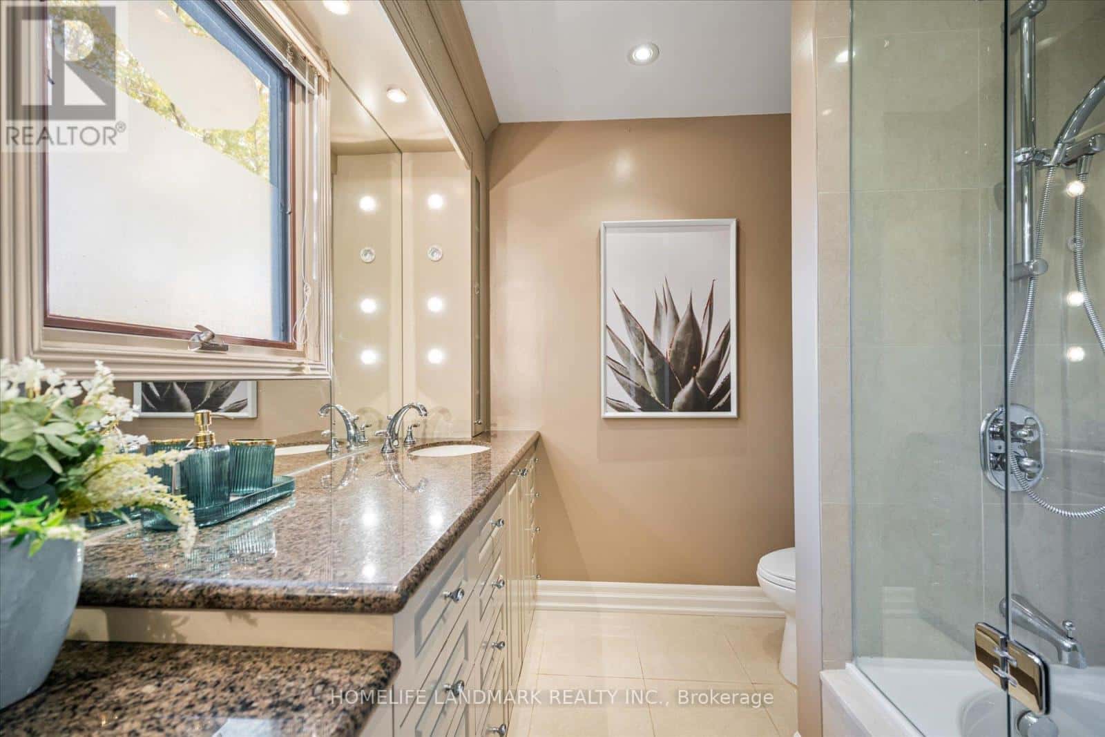 3 OLD ENGLISH LANE — Markham (Bayview Glen), Ontario - Photo 5 of 43