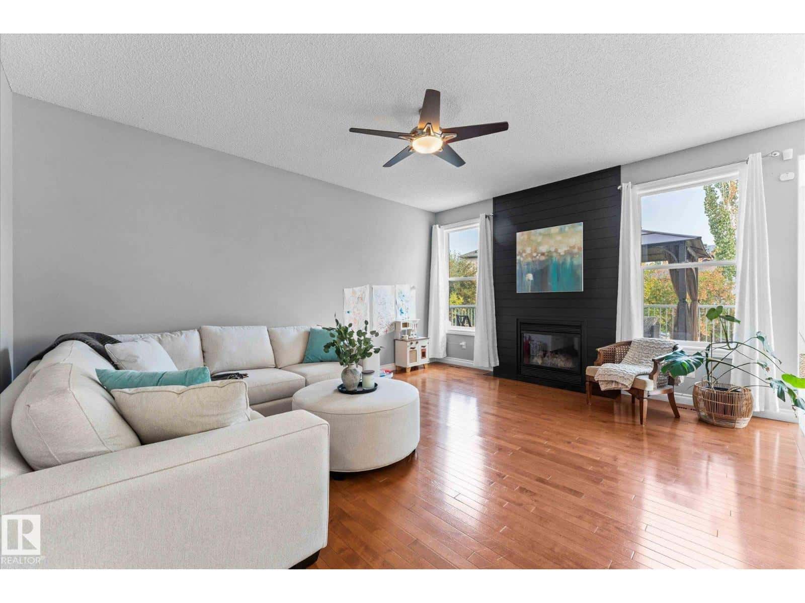 26 LINKSIDE WY — Spruce Grove - Photo 3 of 51