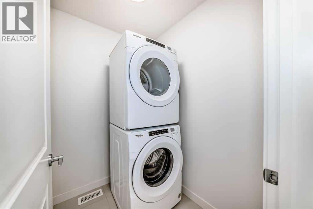 8508 21 Avenue SE — Calgary - Photo 2 of 43