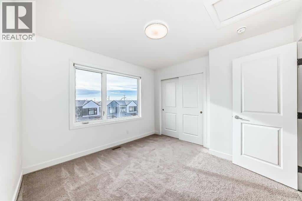 8508 21 Avenue SE — Calgary - Photo 5 of 43