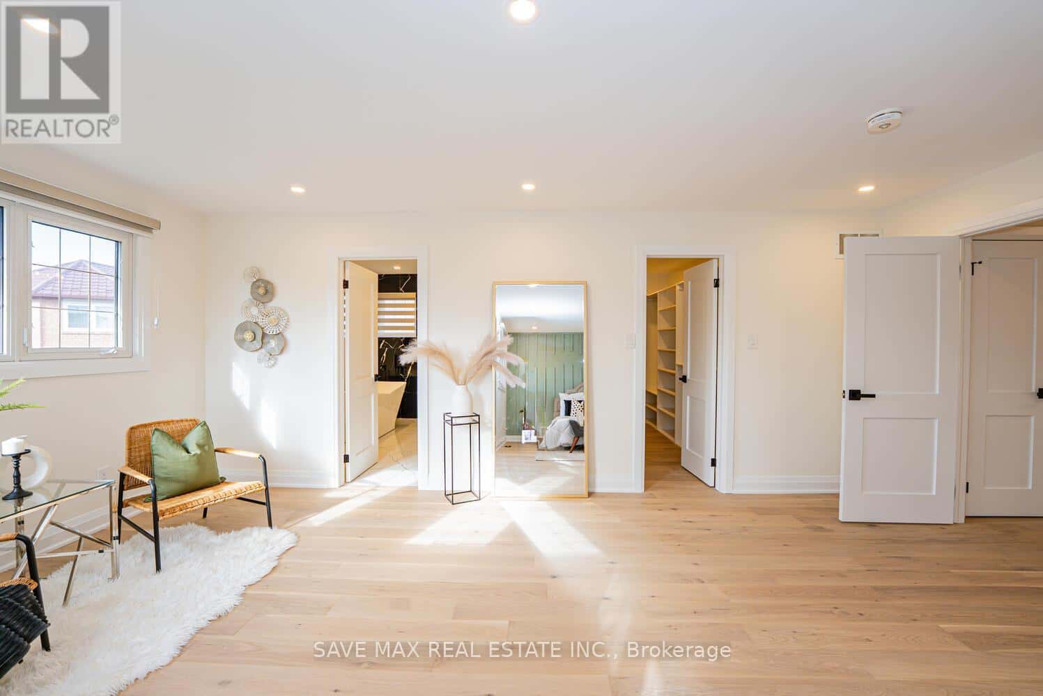 1612 MOONGATE CRESCENT E — Mississauga (East Credit) - Photo 2 of 48