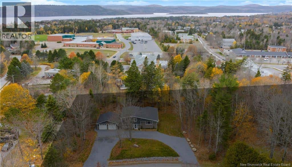 2 Ian Crescent — Rothesay, New Brunswick - Photo 4 of 50