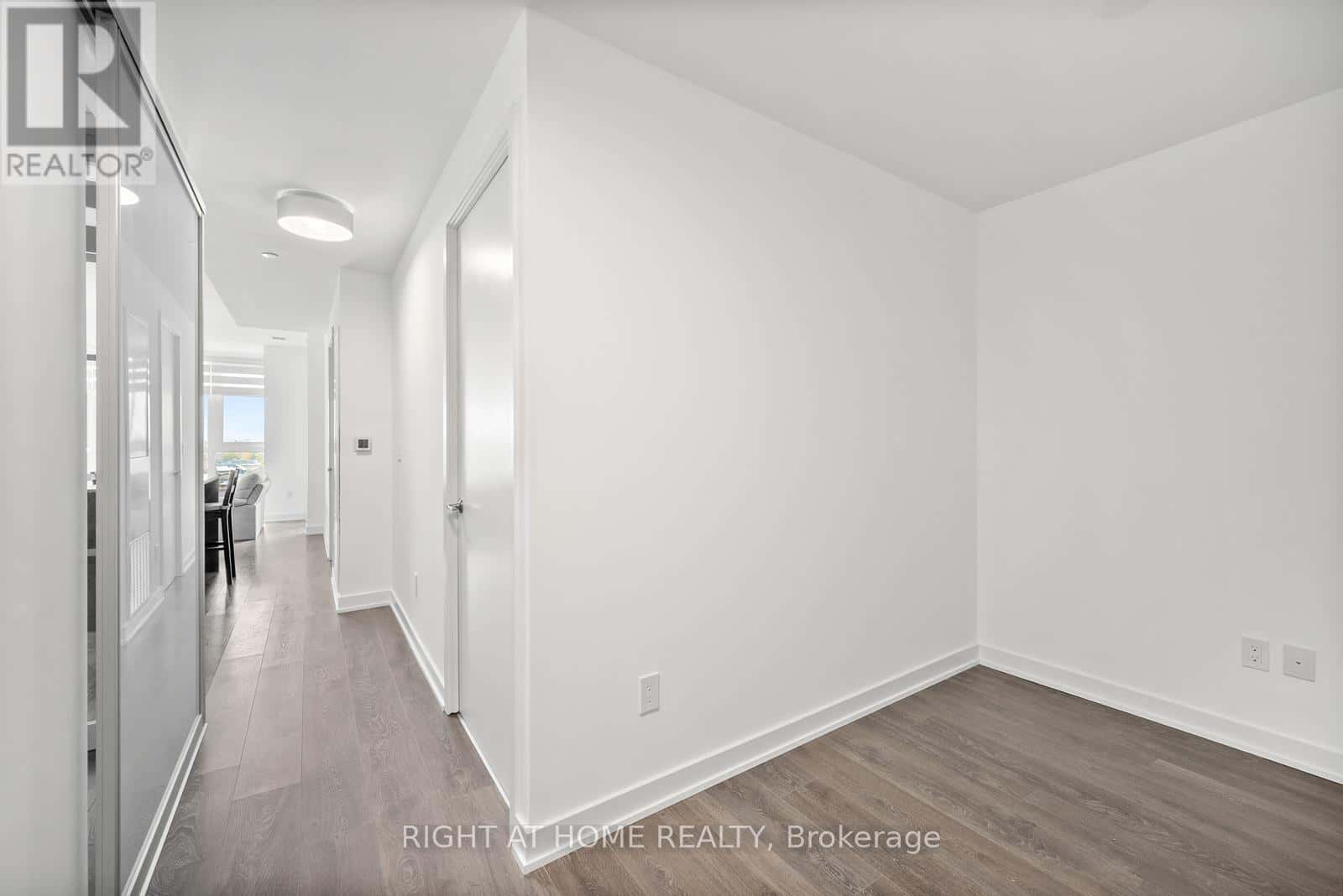 607 - 8 TIPPETT ROAD — Toronto (Clanton Park) - Photo 5 of 18