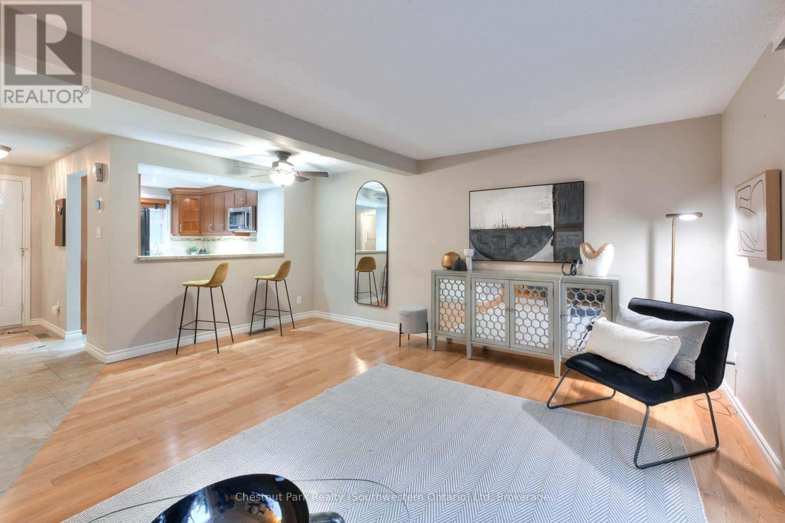 30 - 383 EDINBURGH ROAD S — Guelph (Dovercliffe Park/Old University) - Photo 3 of 30