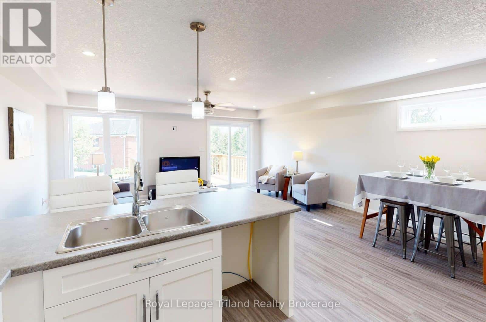 UNIT A - 137 WIMPOLE STREET — West Perth (Mitchell) - Photo 4 of 24