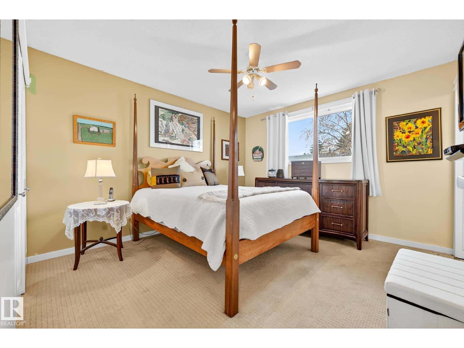 4664 16A AV NW — Edmonton - Photo 2 of 68