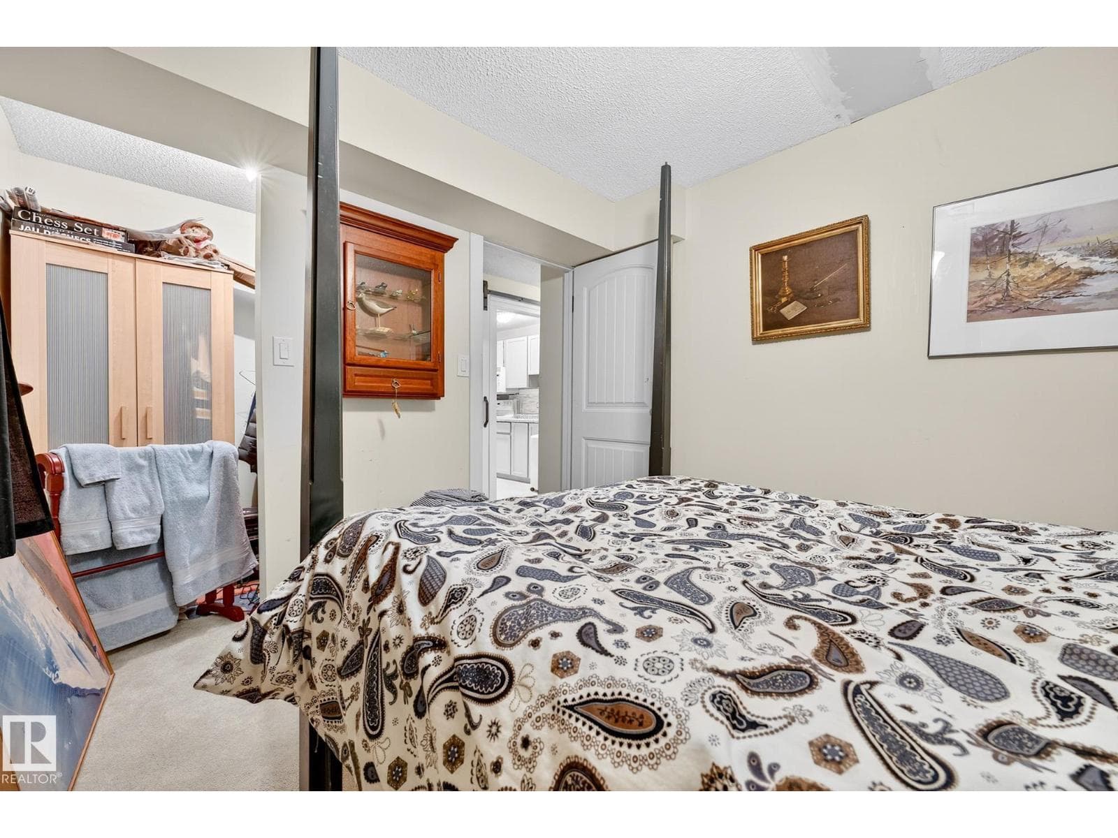 4664 16A AV NW — Edmonton - Main photo