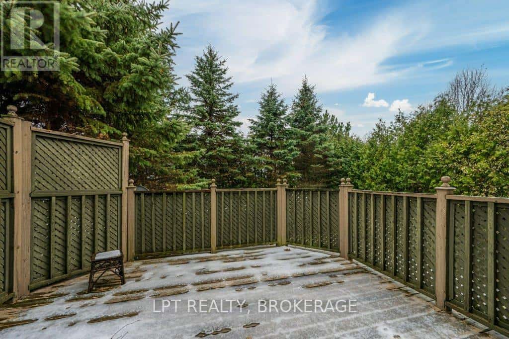 99 DALGLEISH AVENUE — Kingston (Kingston East (Incl Barret Crt)) - Photo 3 of 40