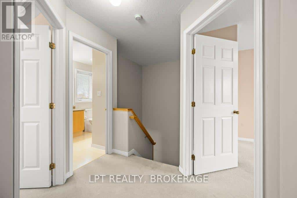 99 DALGLEISH AVENUE — Kingston (Kingston East (Incl Barret Crt)) - Photo 5 of 40