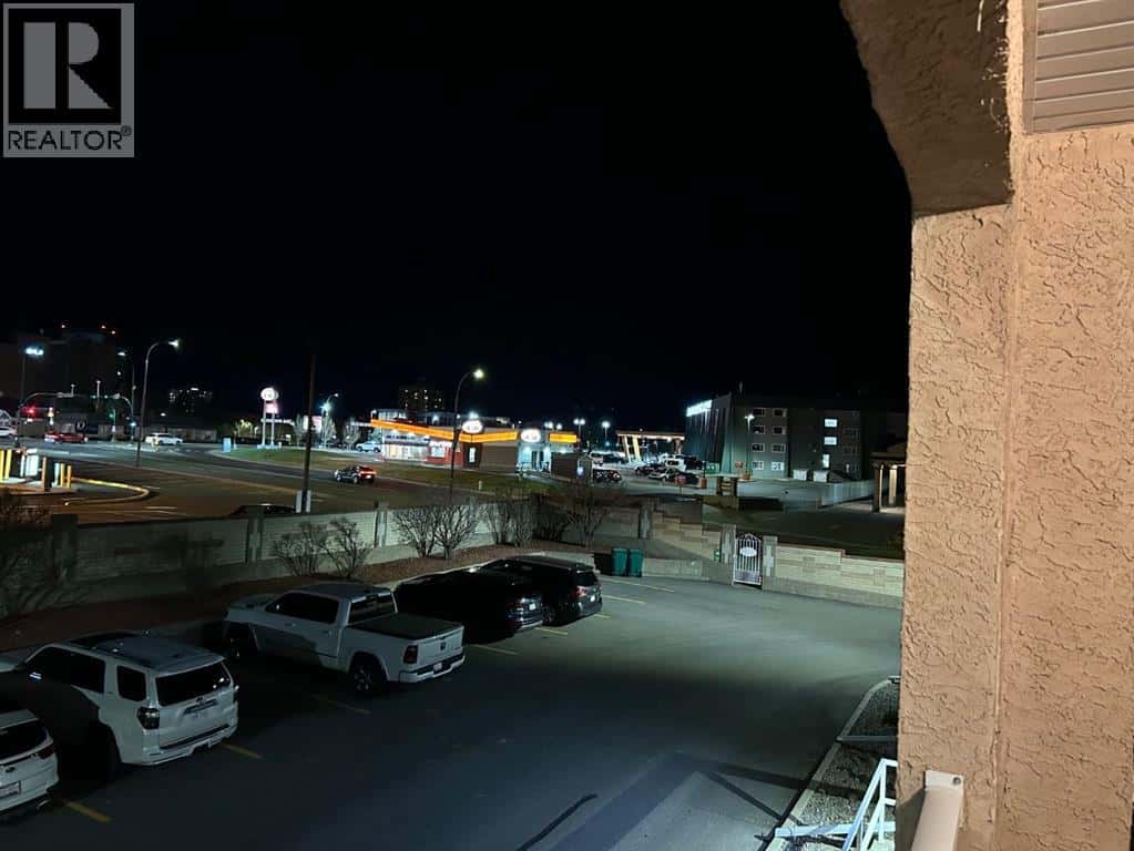 240, 100 2 Avenue S — Lethbridge - Photo 2 of 47