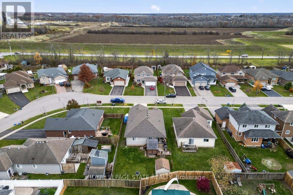 60 SATURN ROAD — Port Colborne (Main Street) - Photo 3 of 35