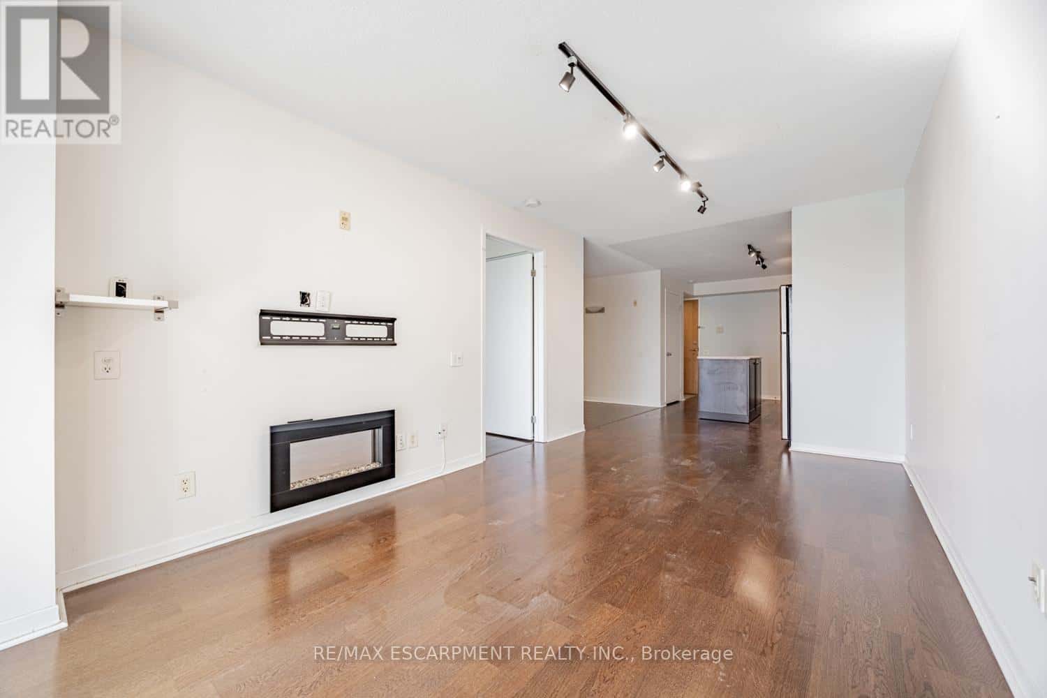 312 - 1040 THE QUEENSWAY — Toronto (Islington-City Centre West) - Photo 4 of 28