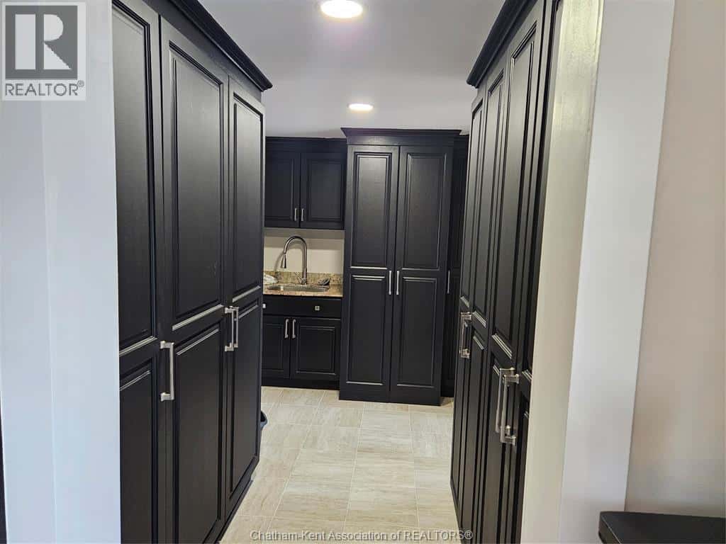 4607 GLEESON LINE — Tilbury - Photo 3 of 13