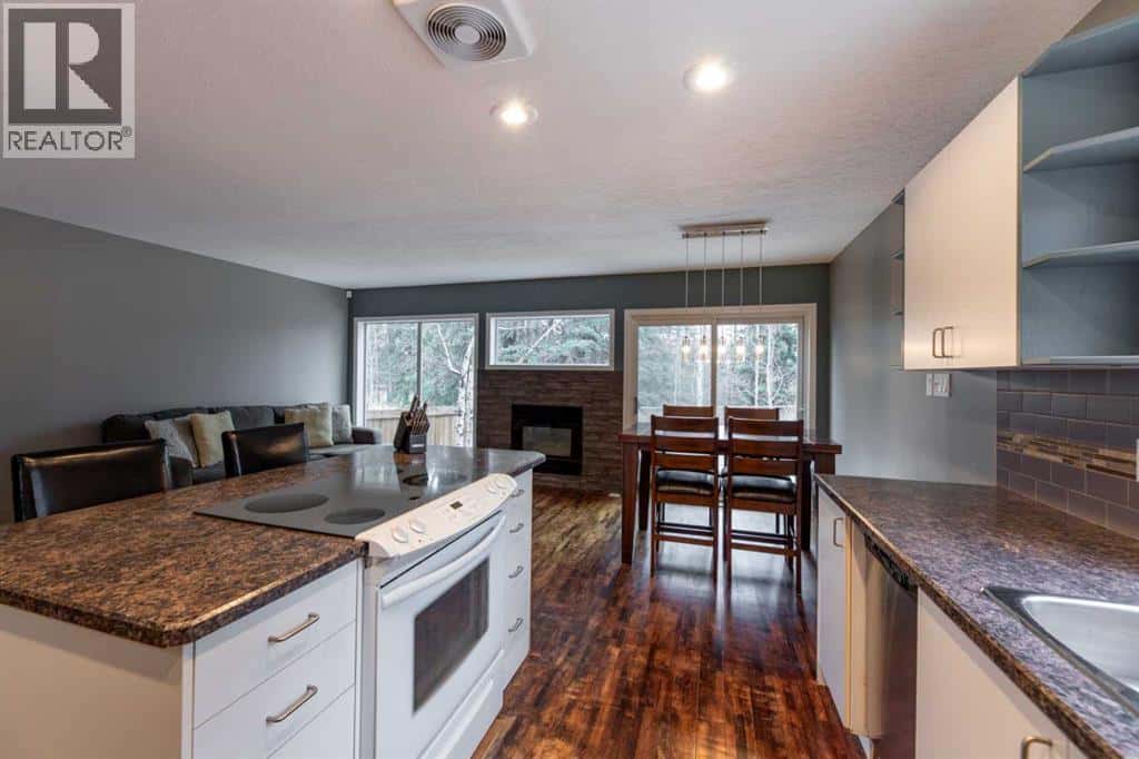 10, 465 Makenny Street — Hinton - Photo 3 of 40