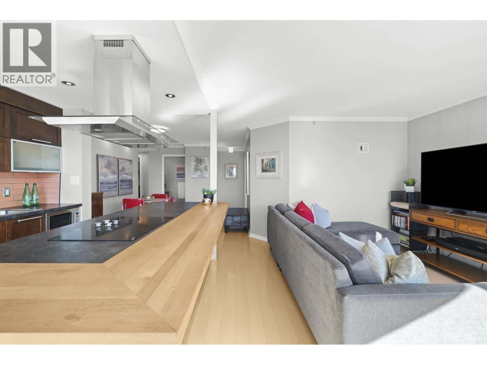 1201 888 HAMILTON STREET — Vancouver - Photo 5 of 36