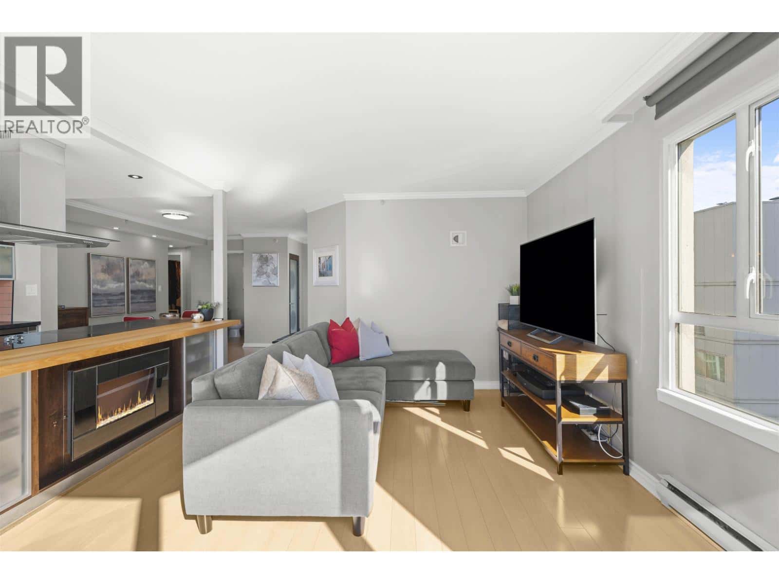 1201 888 HAMILTON STREET — Vancouver - Photo 3 of 36