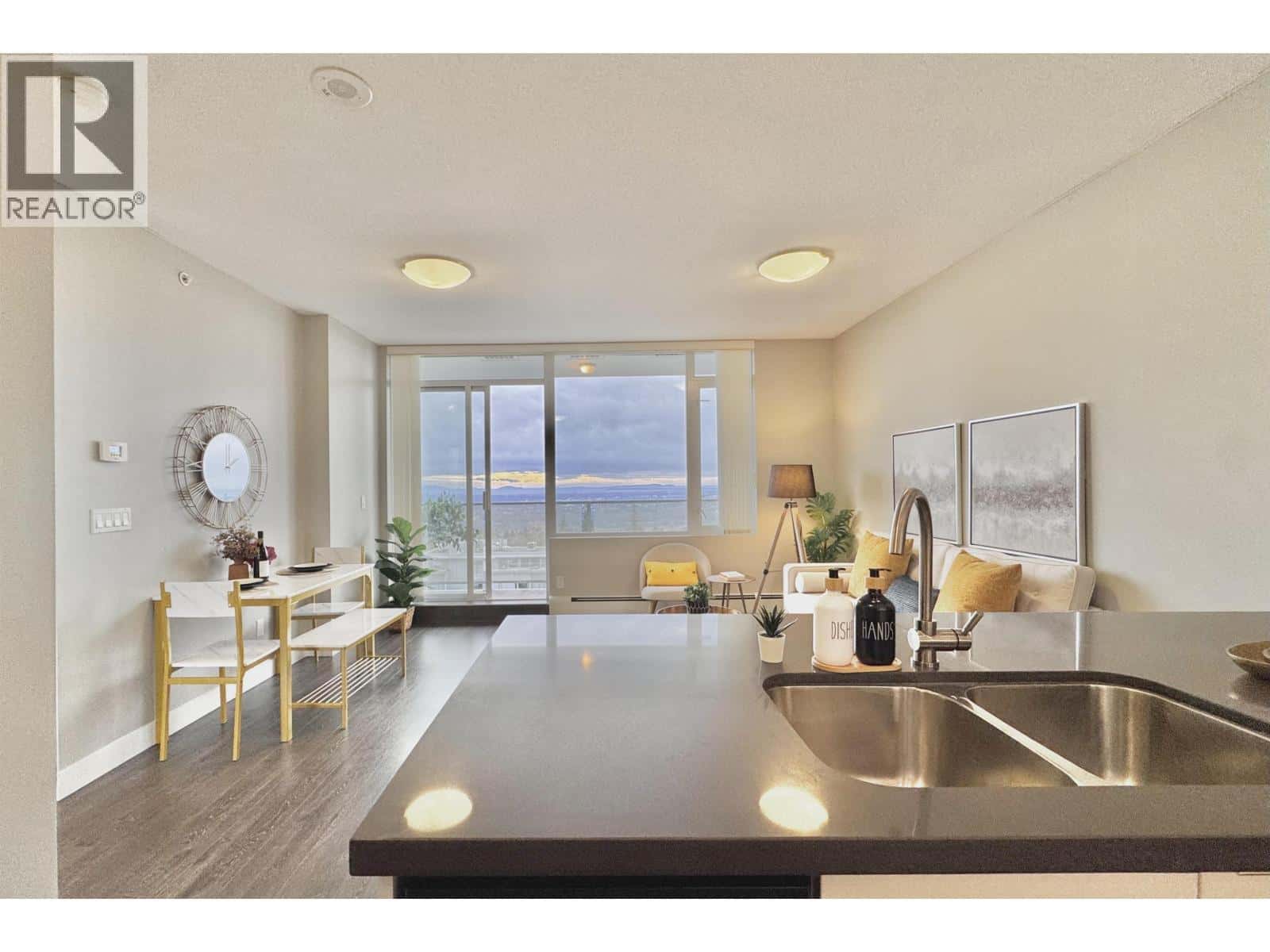 1103 9025 HIGHLAND COURT — Burnaby - Photo 3 of 17