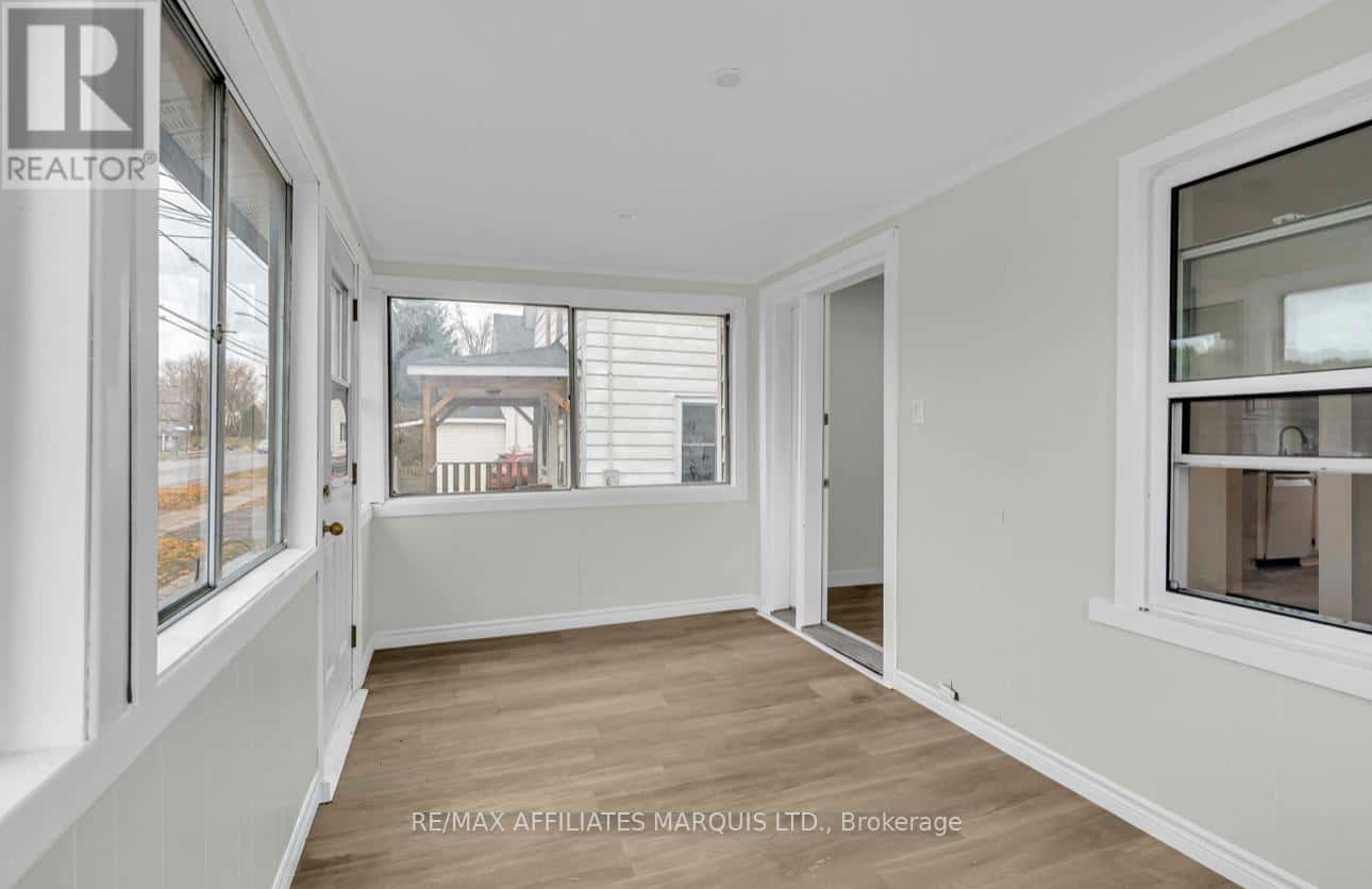 413 CUMBERLAND STREET — Cornwall - Photo 3 of 26