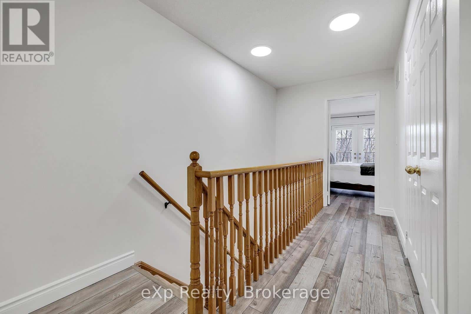 54 - 1130 CAWTHRA ROAD — Mississauga (Mineola) - Photo 2 of 38