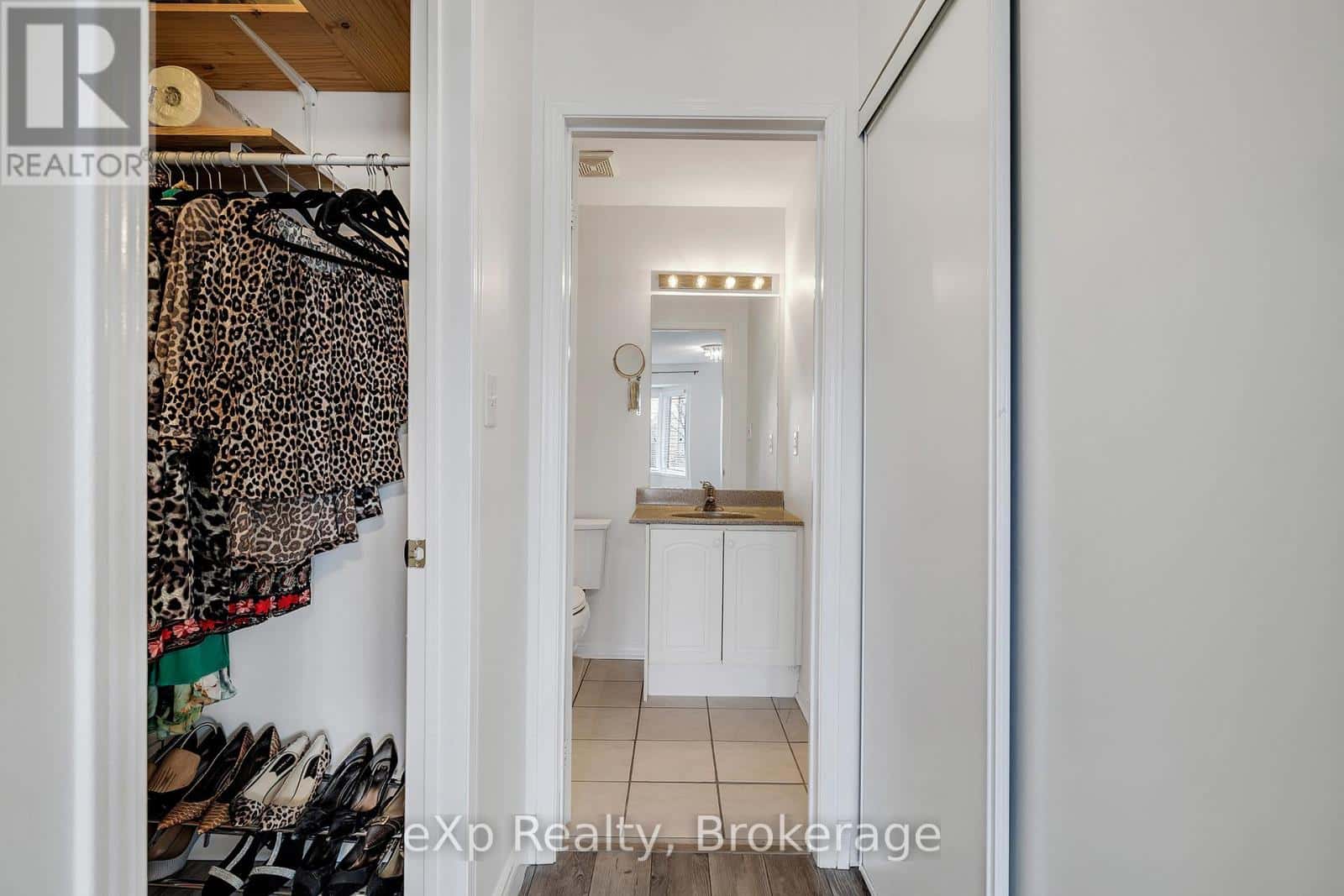 54 - 1130 CAWTHRA ROAD — Mississauga (Mineola) - Photo 5 of 38