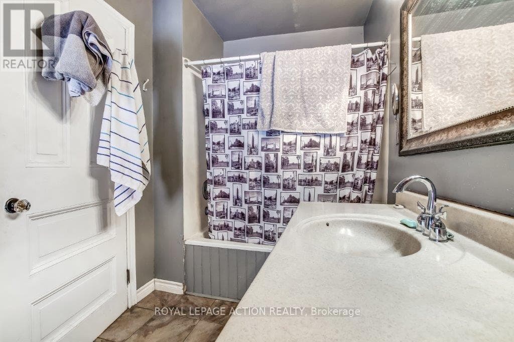 85 GRAND RIVER AVENUE — Brantford - Main photo