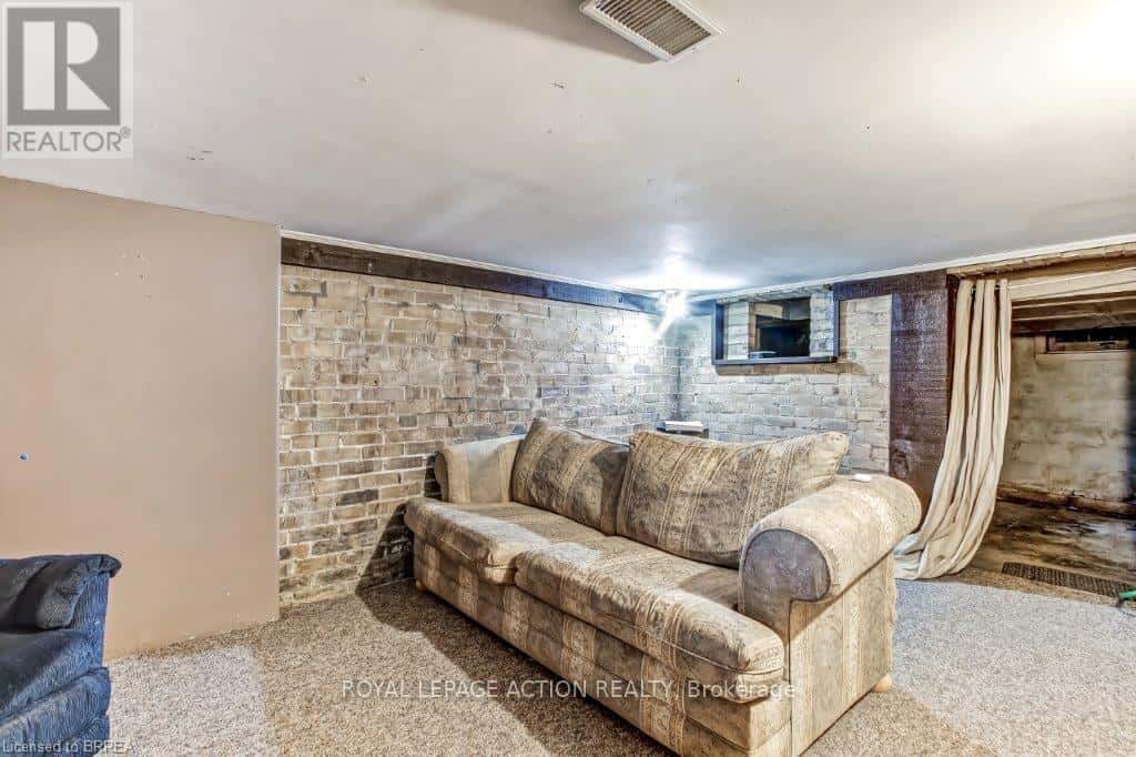 85 GRAND RIVER AVENUE — Brantford - Photo 4 of 17