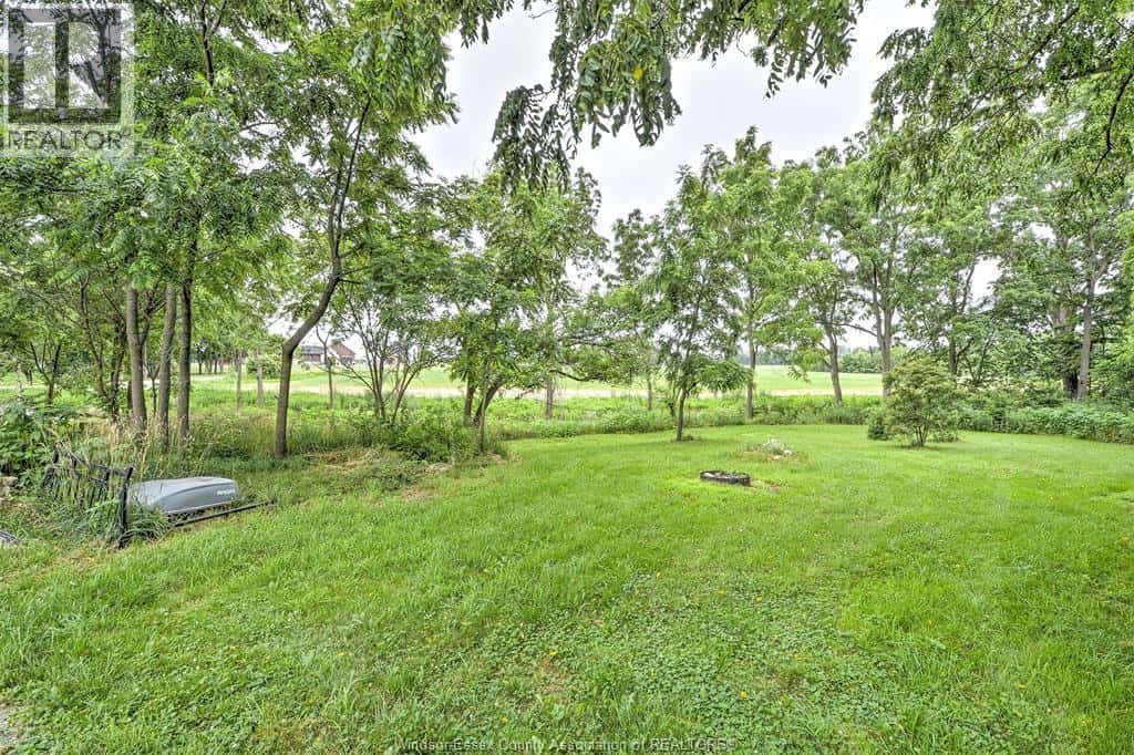 3811 COUNTY ROAD 18 (ESSEX BLVD) — Amherstburg - Photo 2 of 44