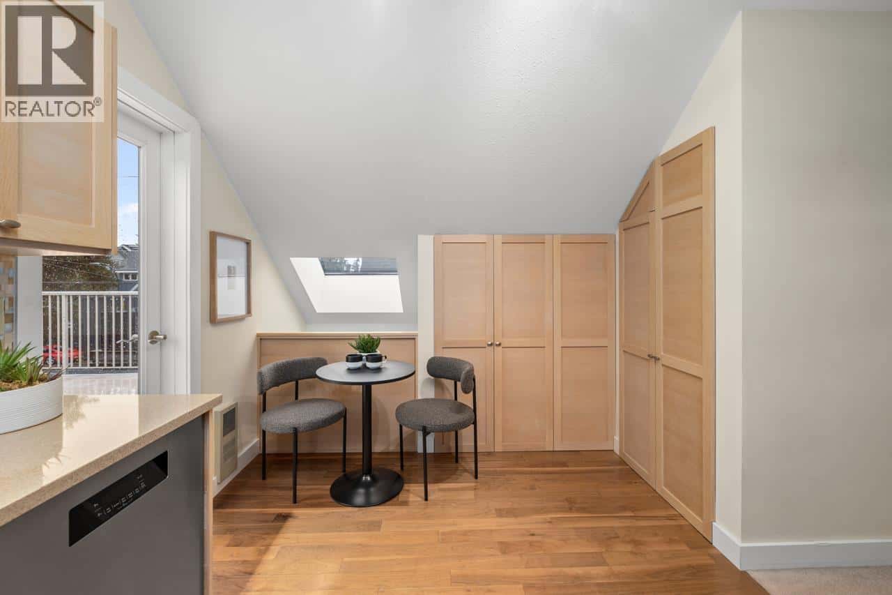 3274 W 1ST AVENUE — Vancouver - Photo 3 of 35