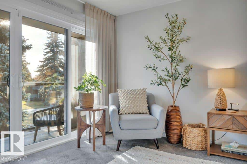 14112 59 AV NW — Edmonton - Photo 4 of 75