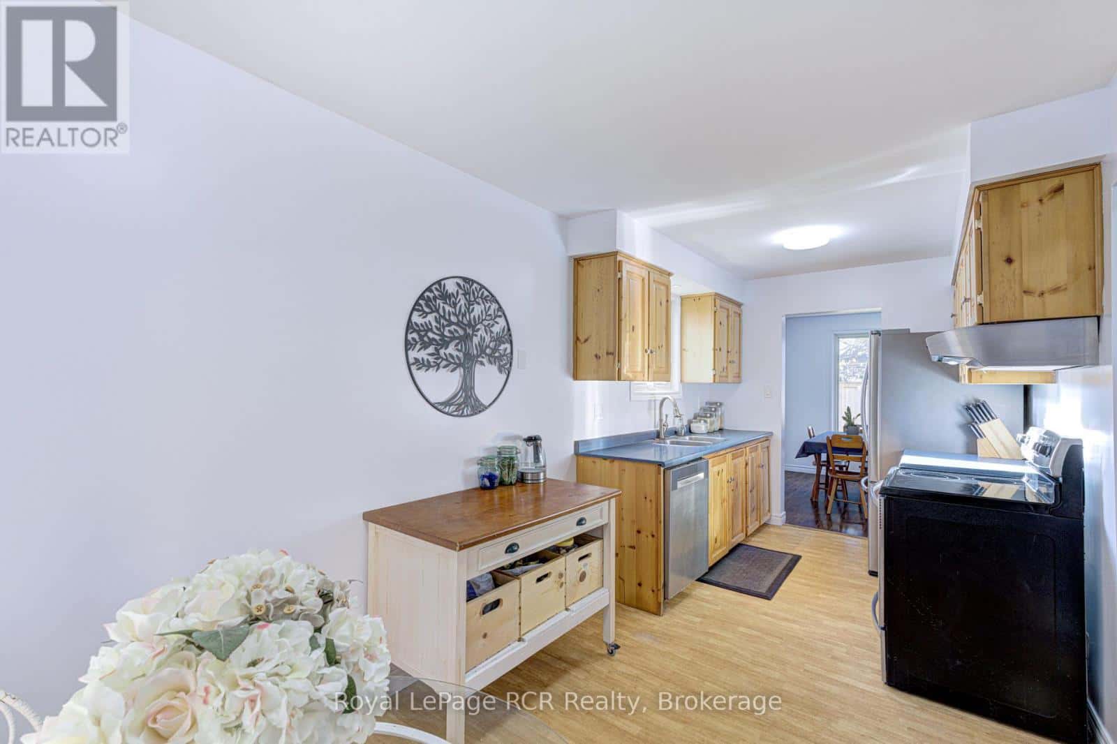 501 BEAVER COURT — Milton (TM Timberlea) - Photo 2 of 38