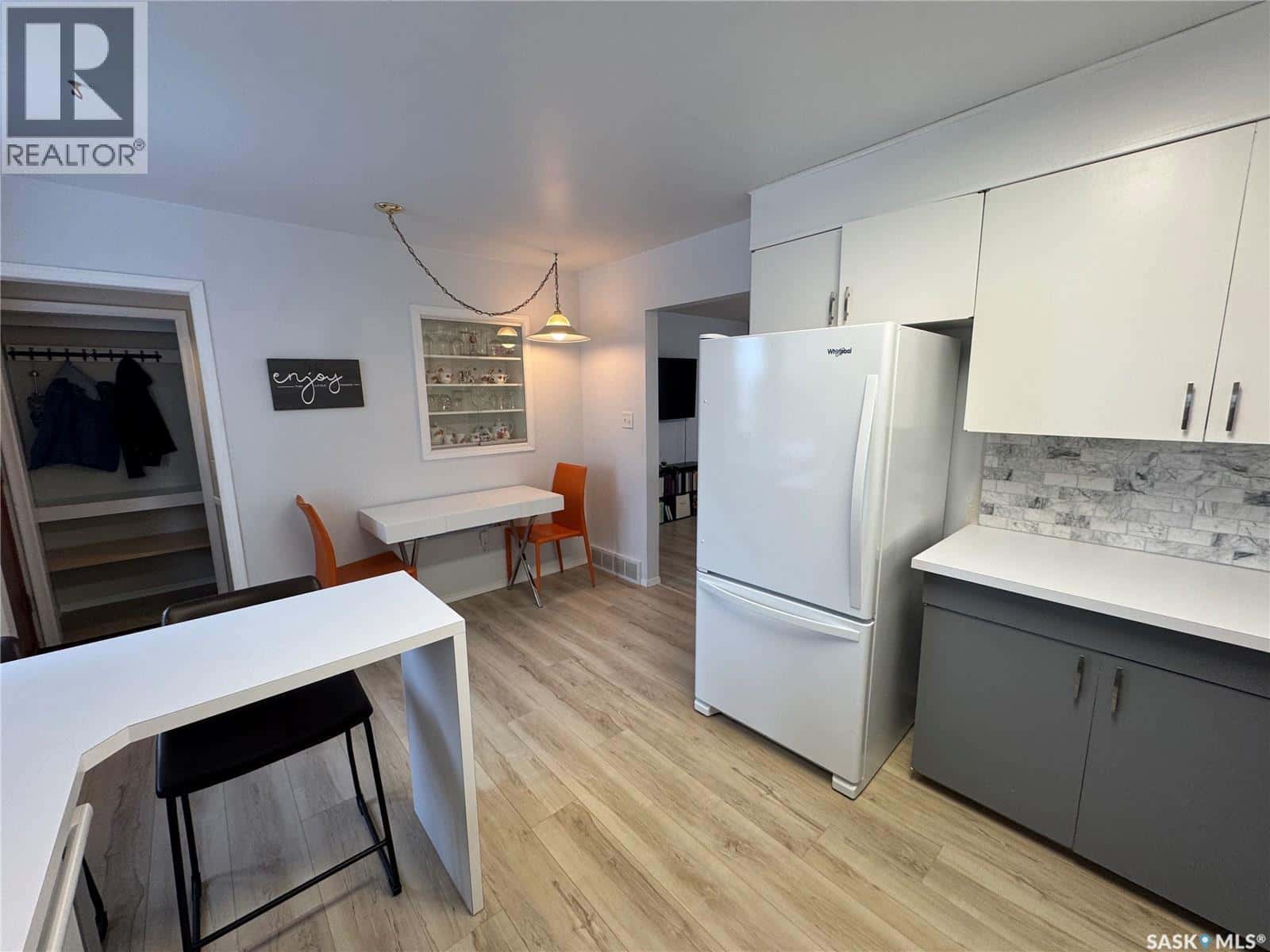 501 7th AVENUE W — Biggar, Saskatchewan - Photo 3 of 39