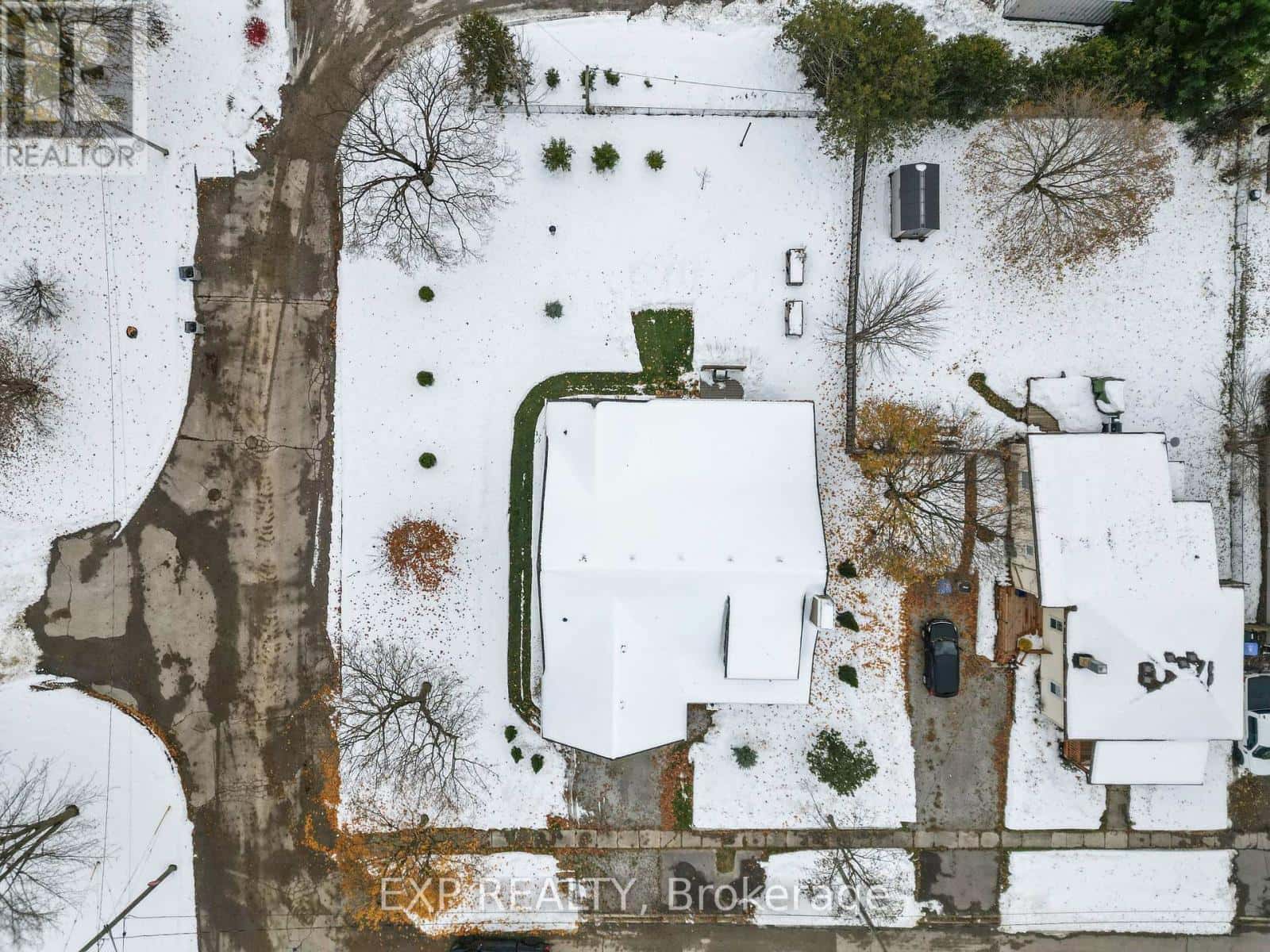 298 JOHN STREET — Warwick (Watford) - Photo 2 of 29