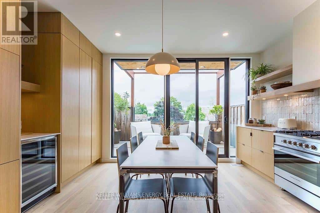 37 WEST STREET — Prince Edward County (Wellington Ward) - Photo 5 of 31