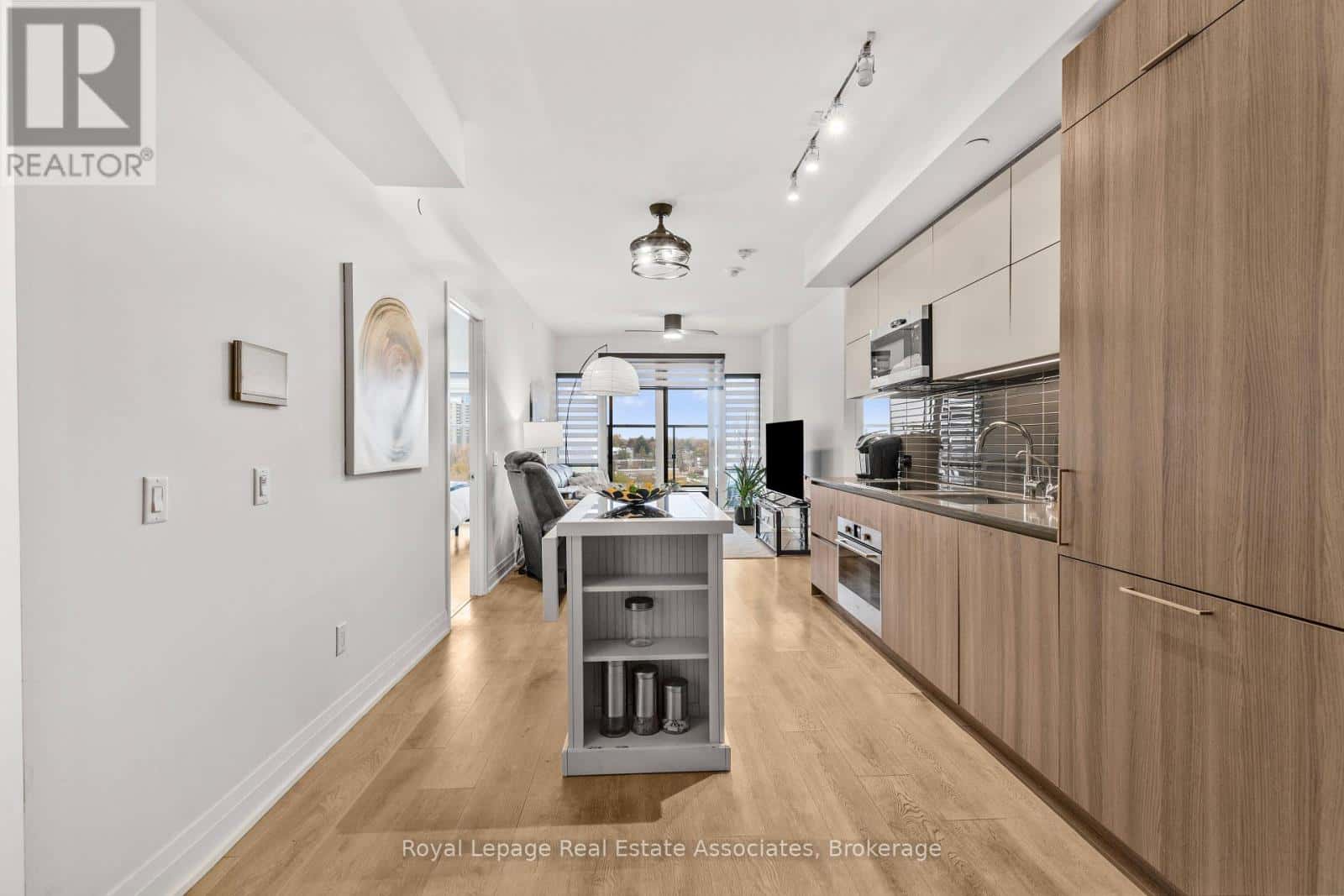 805 - 21 PARK STREET E — Mississauga (Port Credit) - Photo 3 of 30