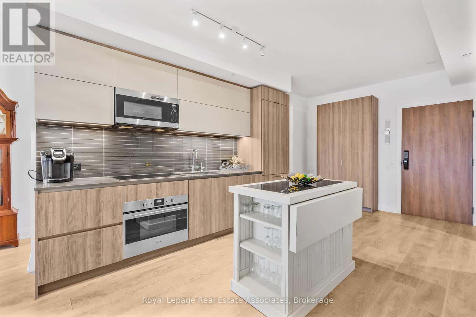 805 - 21 PARK STREET E — Mississauga (Port Credit) - Photo 5 of 30