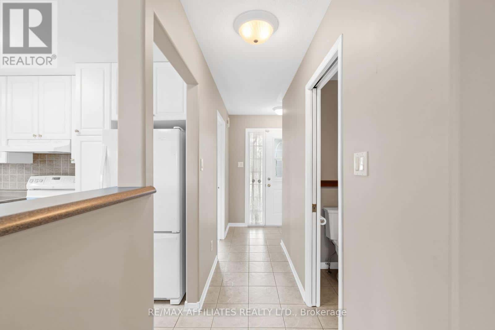 54 DR GORDON CRESCENT — North Grenville - Photo 2 of 36